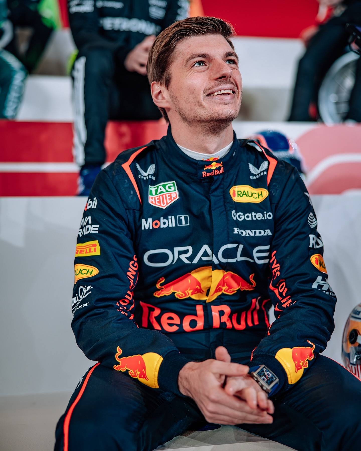 爱游戏娱乐-索伯车队碾压红牛车队，皮亚斯特里带队取胜