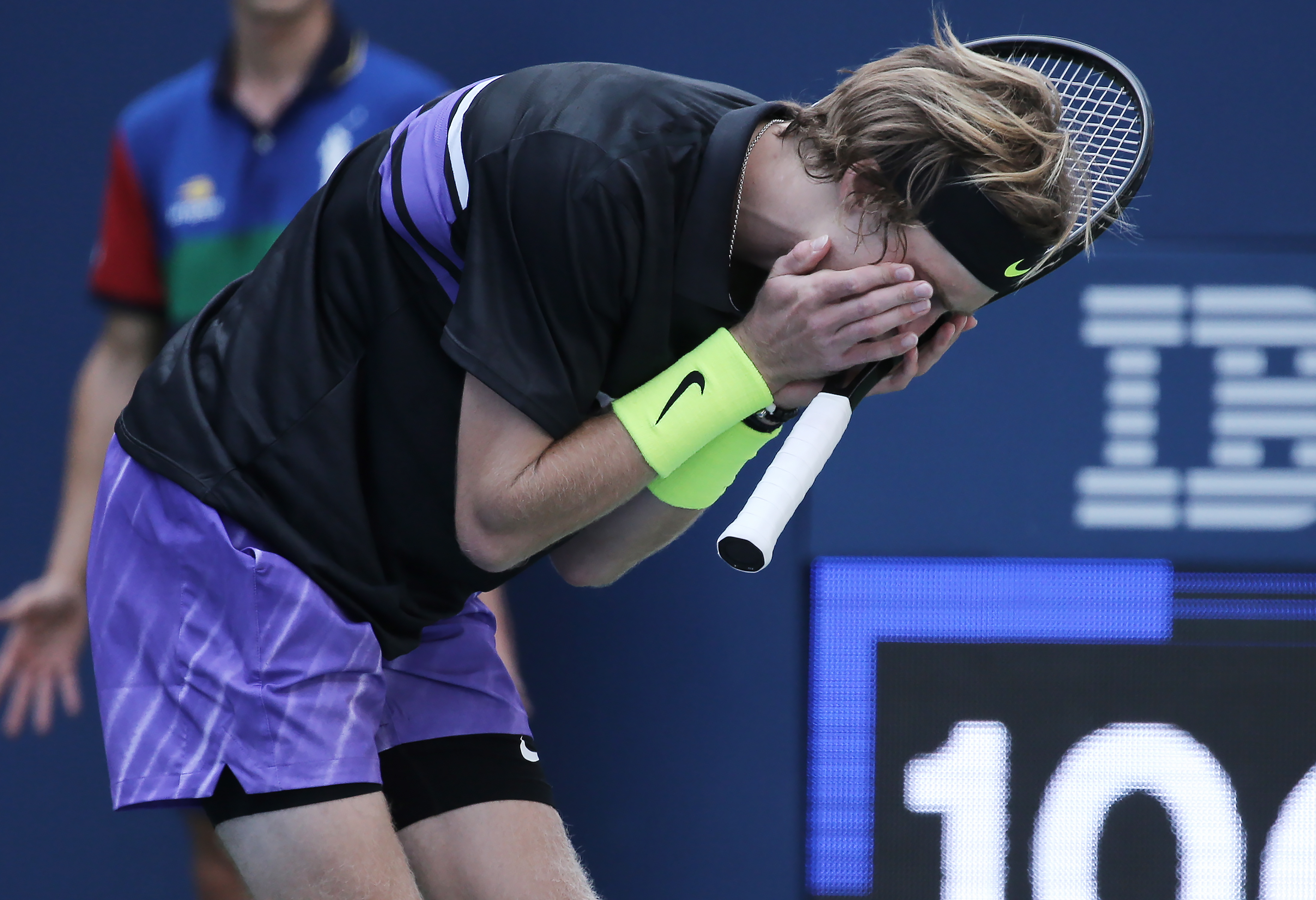 爱游戏娱乐-美网翻盘法网，西西帕斯点燃赛场