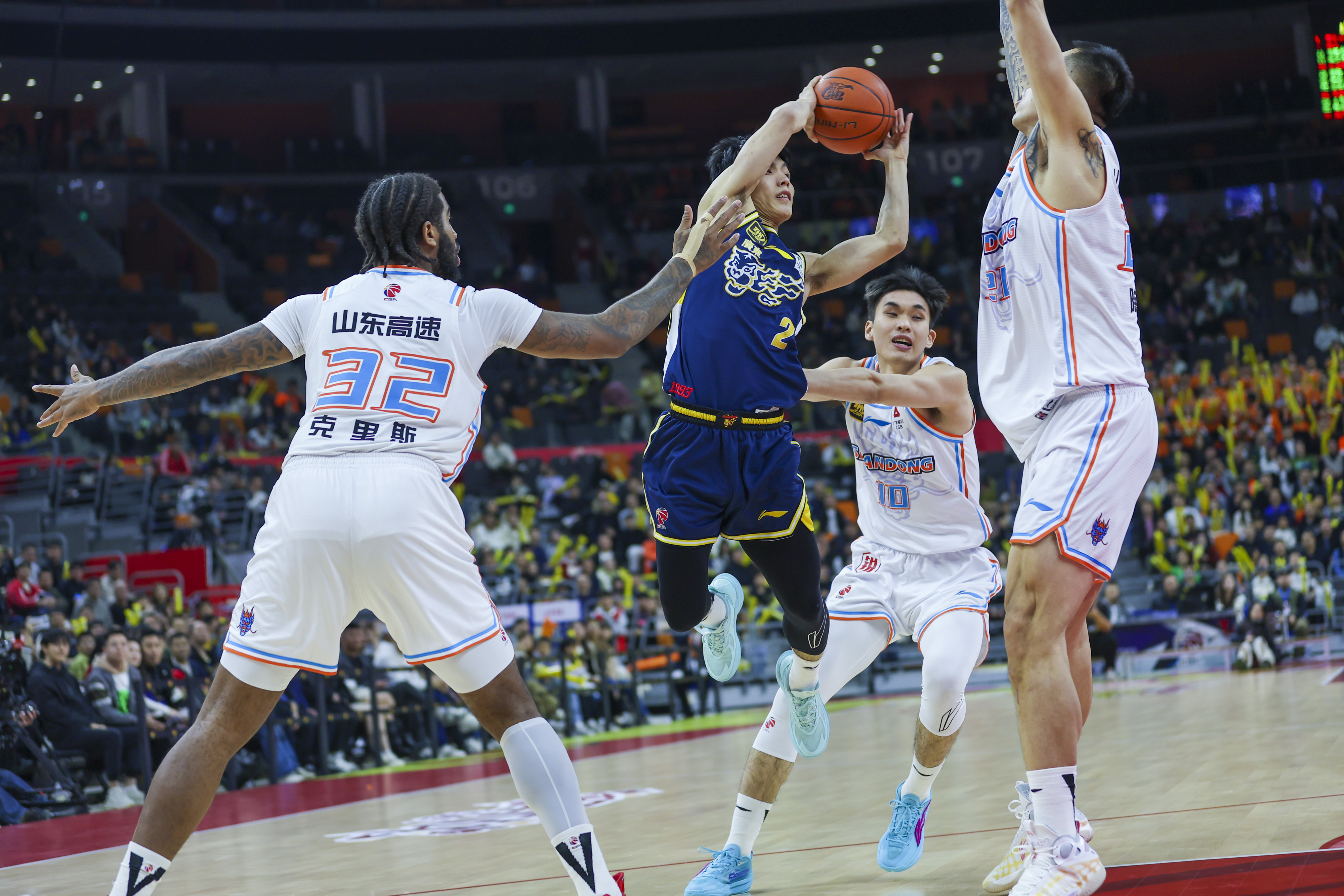 爱游戏入口-广东队绝杀勇士，范弗利特统治全场