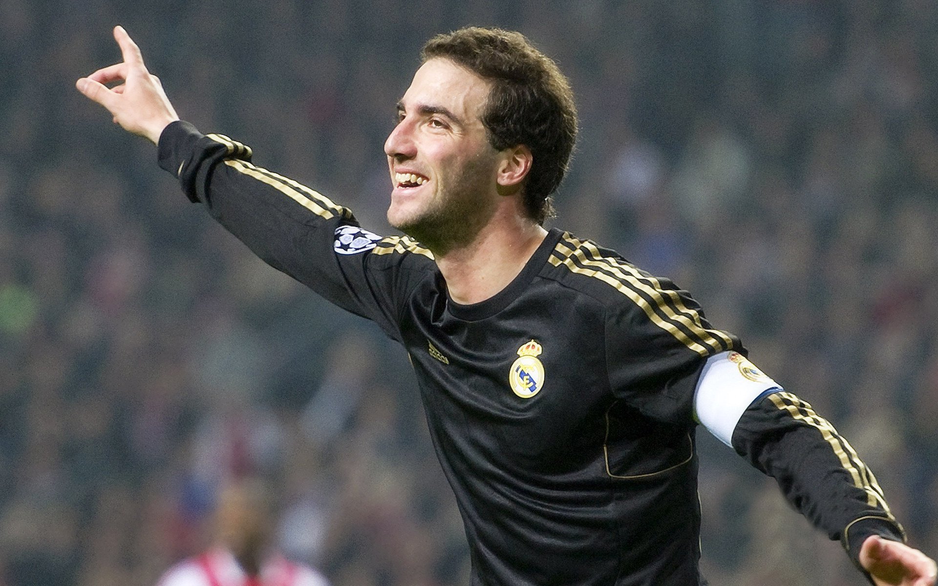 爱游戏-奥运周期关键战之夜,厄德高用沉默统治喧嚣