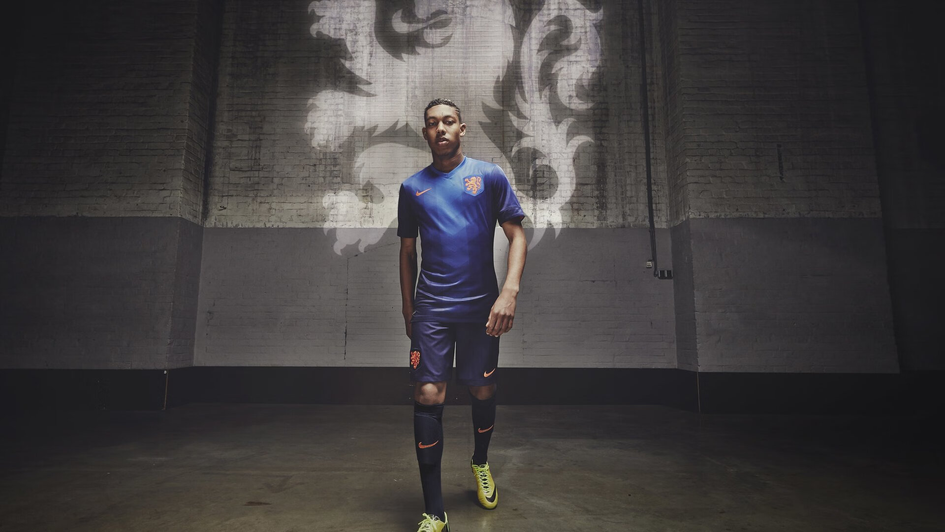 爱游戏在线-英超争冠之夜，戈麦斯彻底打爆防线，当配角撕碎剧本