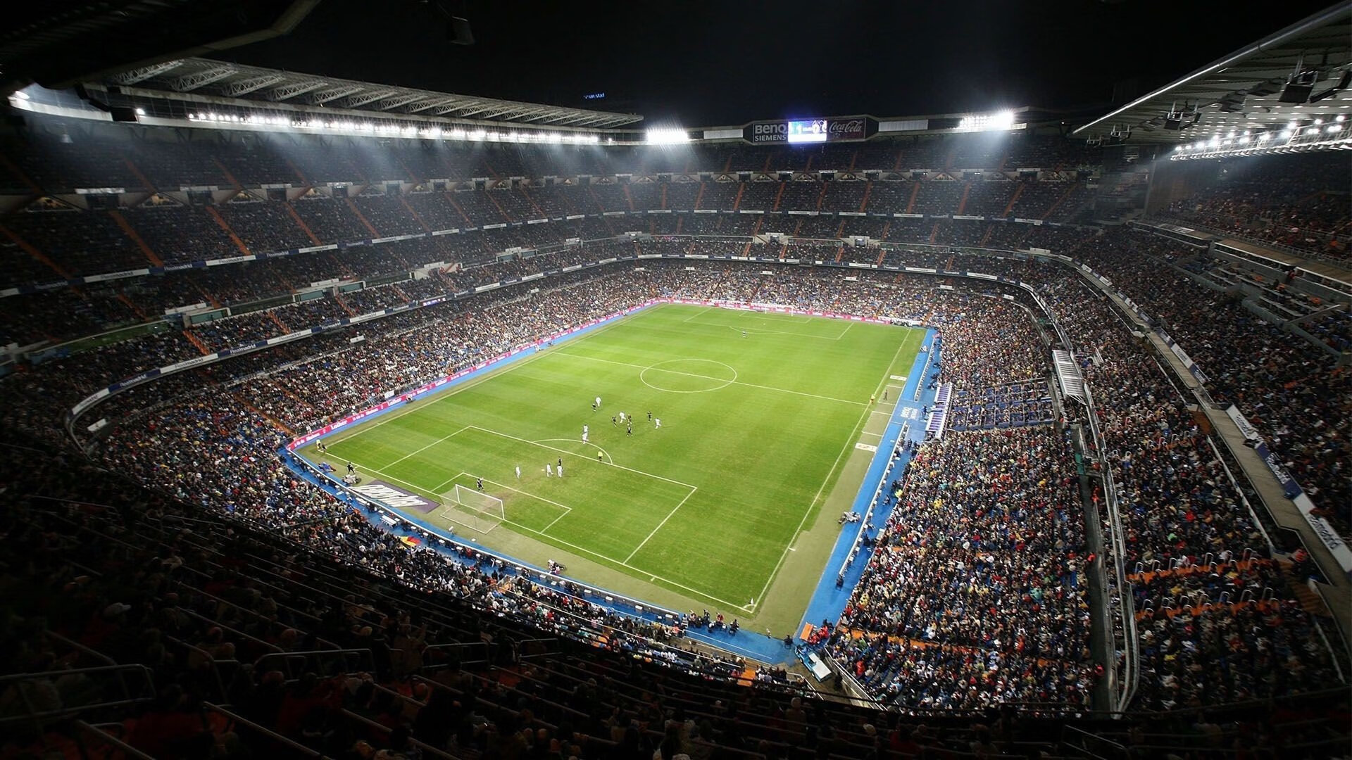爱游戏官网-美加墨世界杯焦点战前瞻，莱万领衔波兰进攻端爆发，卡塔尔压制伊拉克迎关键突围
